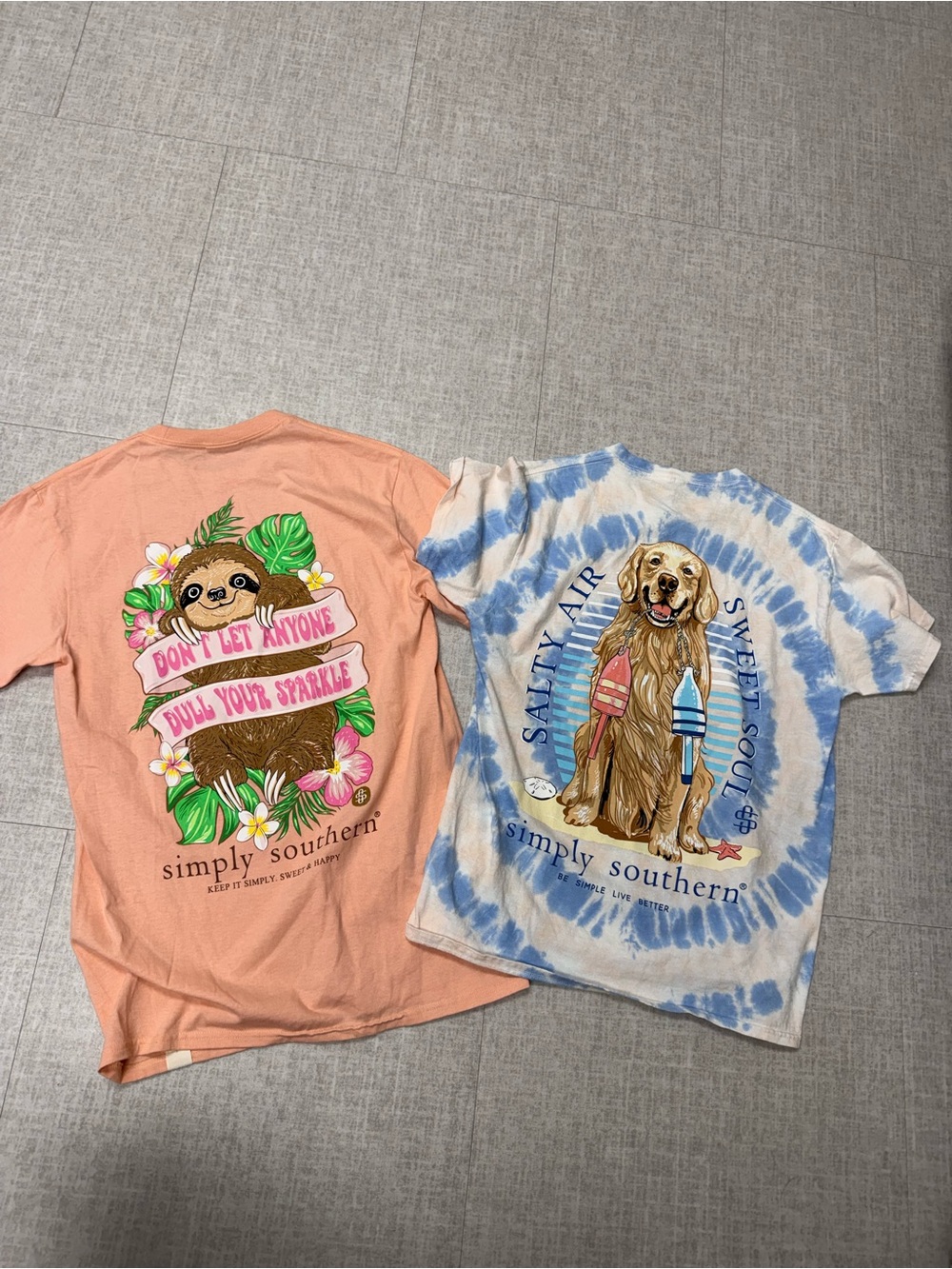 Simply Southern women's ' Peach Sloth Graphic Tee - Peach